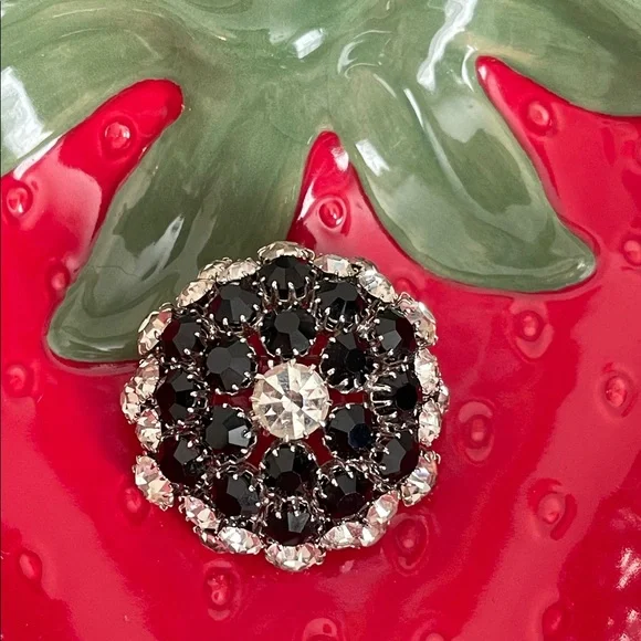 Vintage Austria Black & Crystal High Domed Rhinestone Brooch - Picture 4 of 8